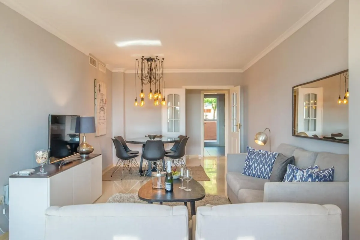 Modern 2 Bedroom Apartment With Sea View In Elviria Marbella